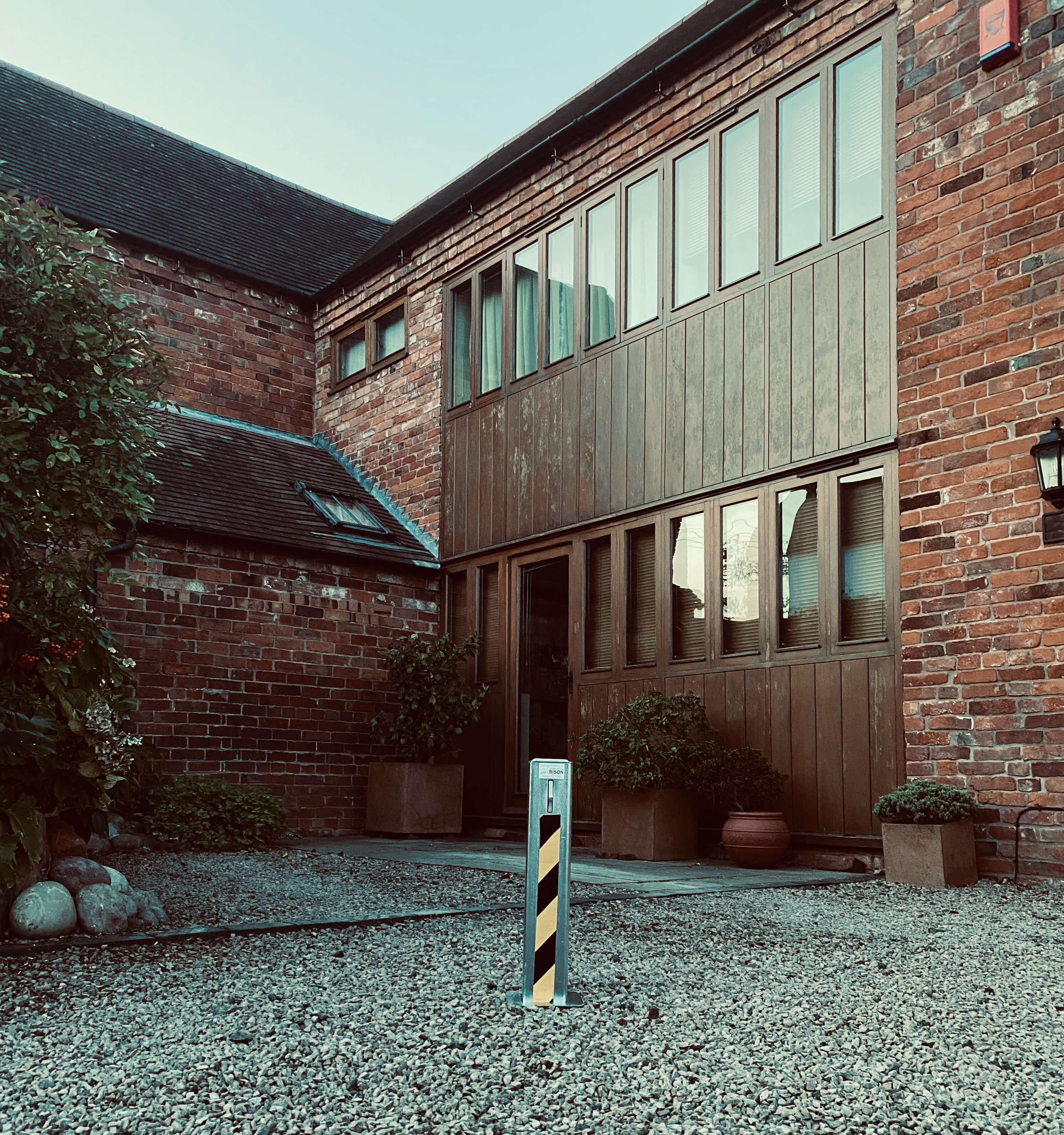 Ramco 100 Heavy-Duty Telescopic Security Bollard - Image 4