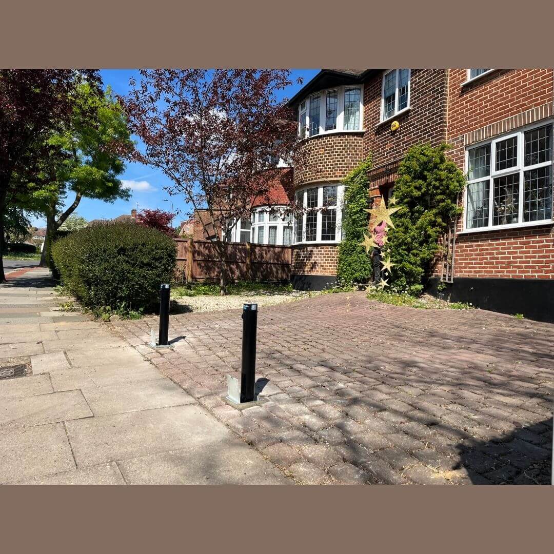 Ramco 600 Black Telescopic Driveway Security Bollard - Image 6