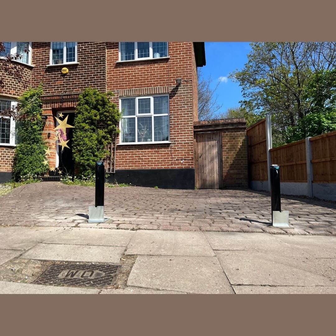 Ramco 600 Black Telescopic Driveway Security Bollard - Image 8